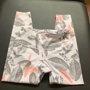 Apana Leggings Size Small